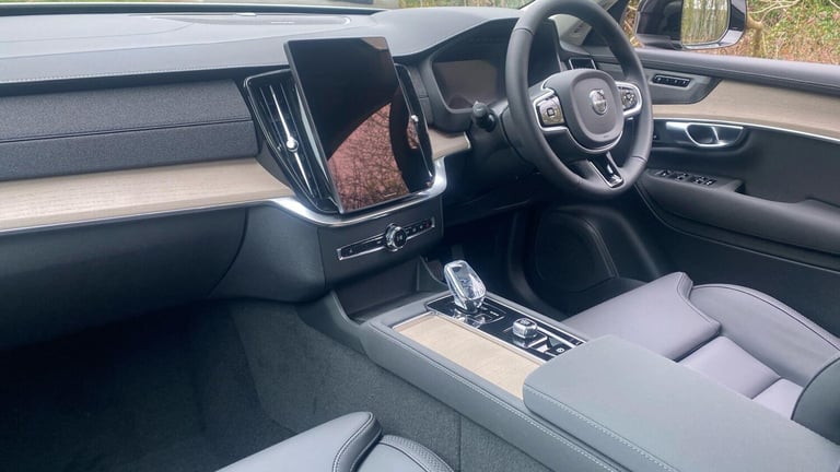 2025 Volvo XC90 Plus, B5 AWD Mild hybrid, Petrol, Dark, 7 Seats ESTATE Petrol/Electric Hybrid Aut...