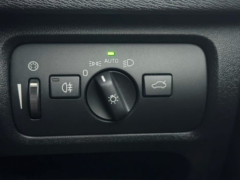  Volvo V40 D2 Cross Country Lux 5dr Powershift Diesel