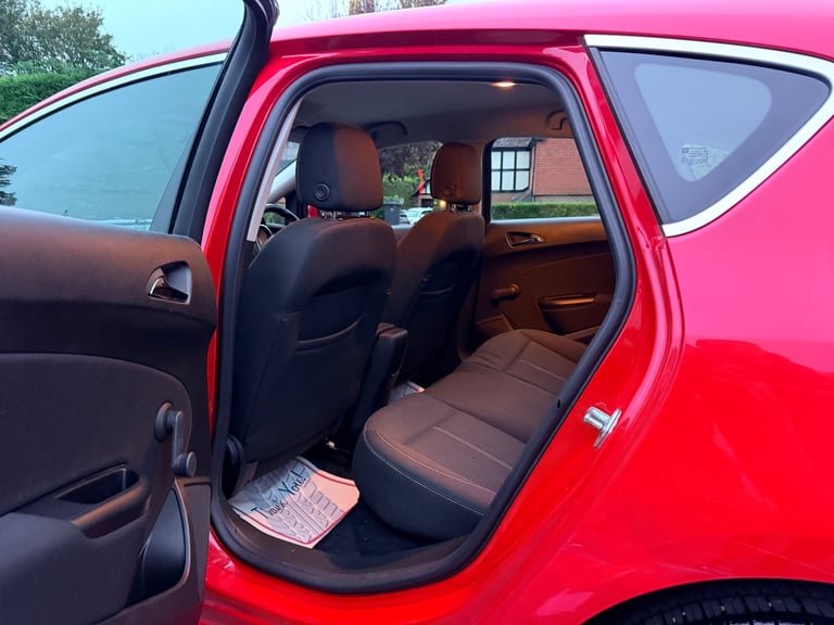 Vauxhall, ASTRA, Hatchback, 2013, Manual, 1364 (cc), 5 doors