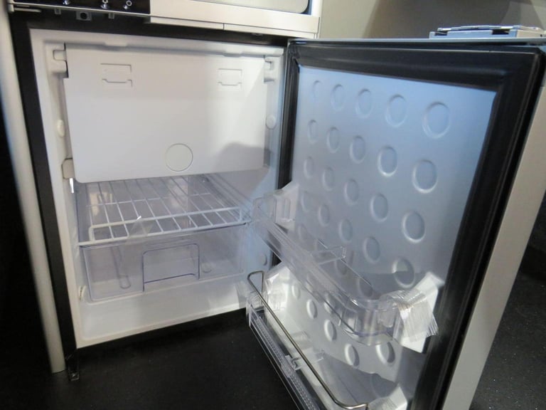 FORD TRANSIT CUSTOM 300 Limited Camper Van - Day Van - Motohome Black Manual Die