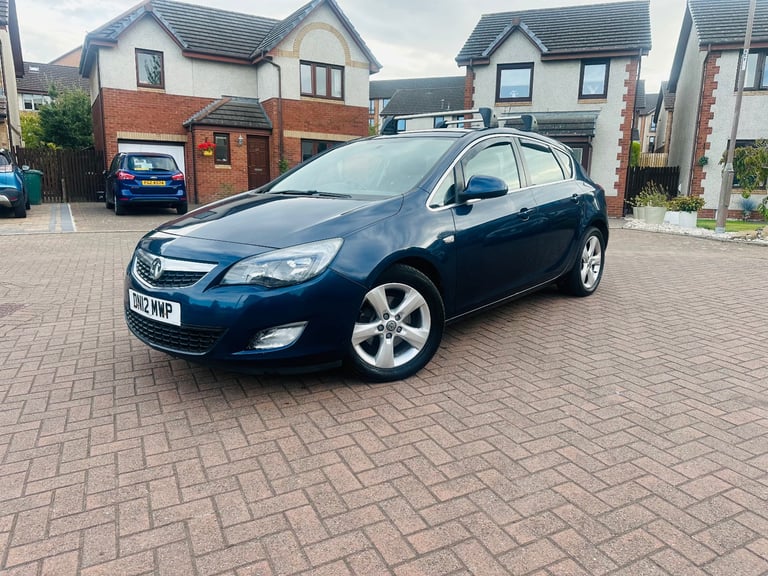 For sale my Vauxhall Astra 2012  2.0 diesel Cdti  full years mot tax only 30£ full years