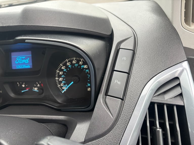 2017 Ford Tourneo Custom 2.0 TDCi 130ps Low Roof 9 Seater Titanium Minibus Diesel Manual