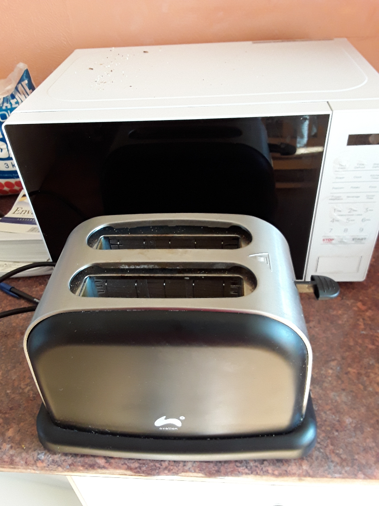 2 slot toaster £10