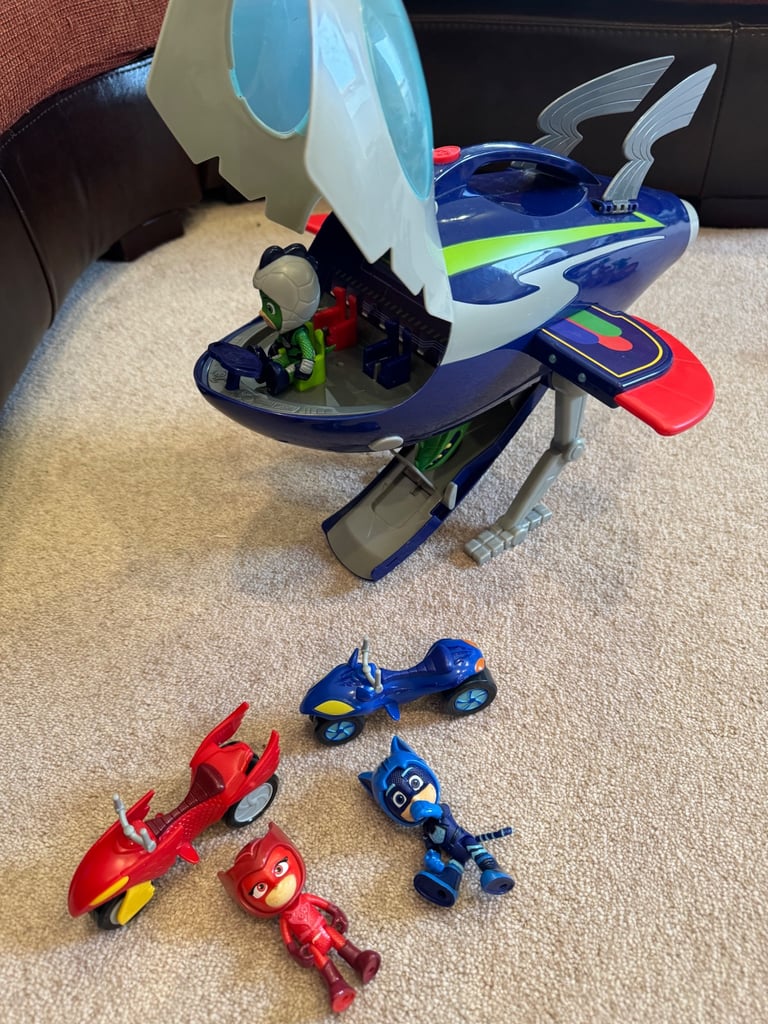 PJ Masks Moon Adventure HQ Rocket, Figures & Cycles