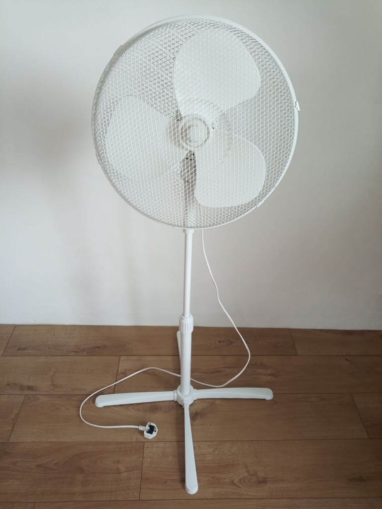 Three-speed 16 inch pedestal fan