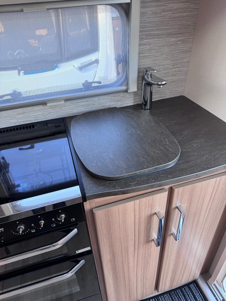 Lunar Conquest, Yr.2016, 2 Berth