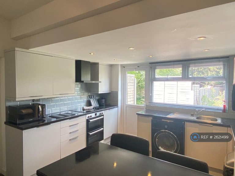 1 bedroom in Doncaster Road, Rotherham, S65 (#2621499)