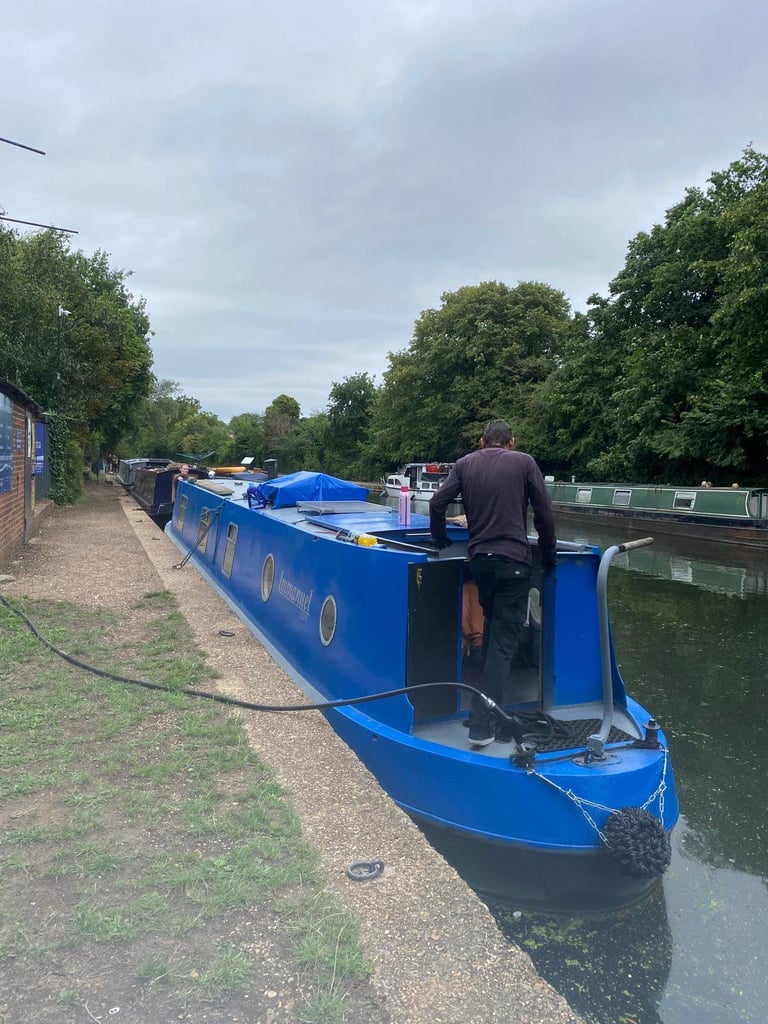 Narrowboat for long term rental