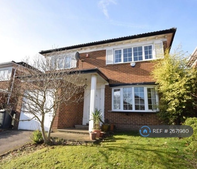 4 bedroom house in Oakwood Garth, Leeds, LS8 (4 bed) (#2671980)