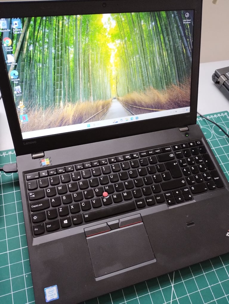 Lenovo Laptop. Windows 11, MS OFFICE, 16GB RAM, i5 CPU, 240GB SSD, HDMI, Backlit Keys, WebCam. 