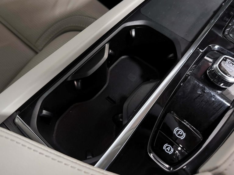 2021 Volvo XC90 recharge-inscription-pro T8 AWD (390 hp) Auto ESTATE Petrol/Electric Hybrid Autom...