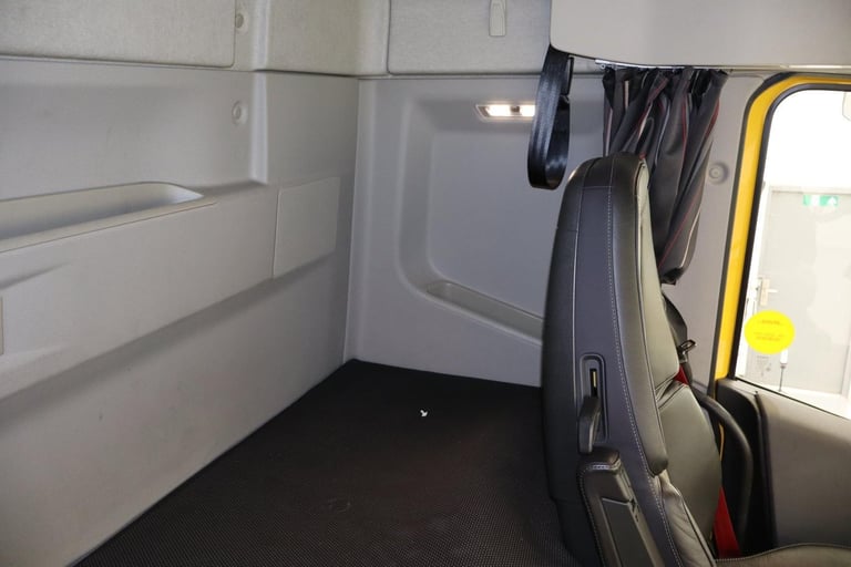 2019 (69 PLATE) Volvo FH460 6x2 Euro 6 Tractor Units