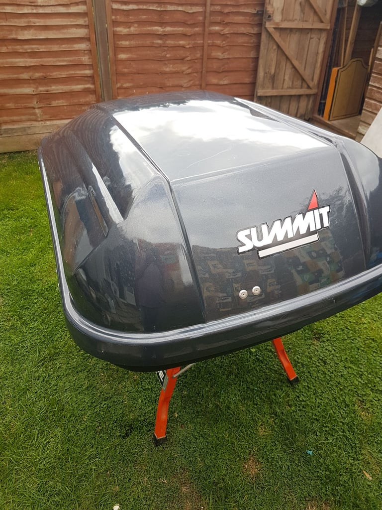 ROOF BOX FOR SALE