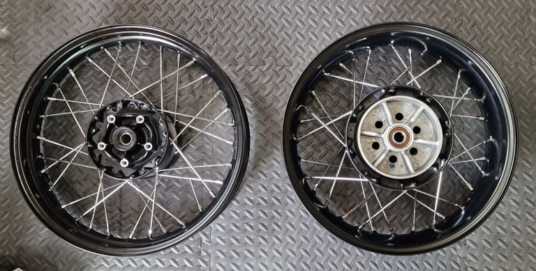 Genuine Triumph Bonneville T120 (Black) Front & Rear wheels