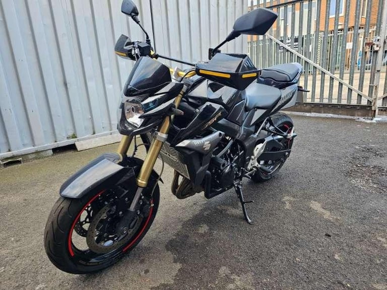 Suzuki GSR750 L1 '2011' HEATED GRIPS - CARBON SILENCER