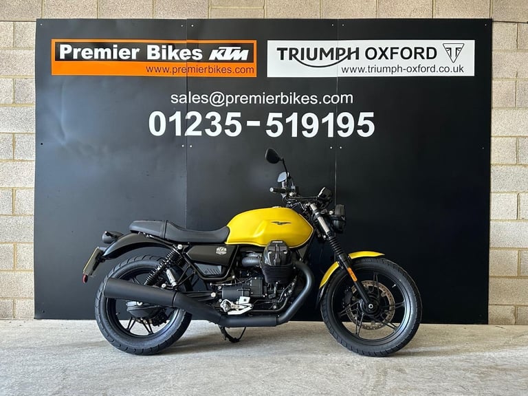 STUNNING ONE OWNER 2022/22 MOTO GUZZI V7 IV STONE MOTORCYCLE 