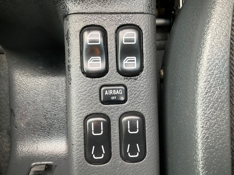 2006 Mercedes-Benz Vaneo 1.9 PETROL AMBIENTE WHEELCHAIR ACCESS VEHICLE MPV Petrol Manual
