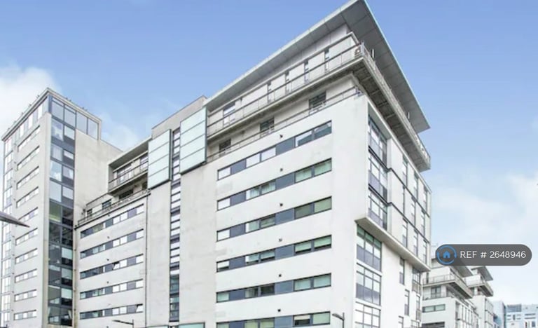 2 bedroom flat in Castlebank Place, Glasgow, G11 (2 bed) (#2648946)