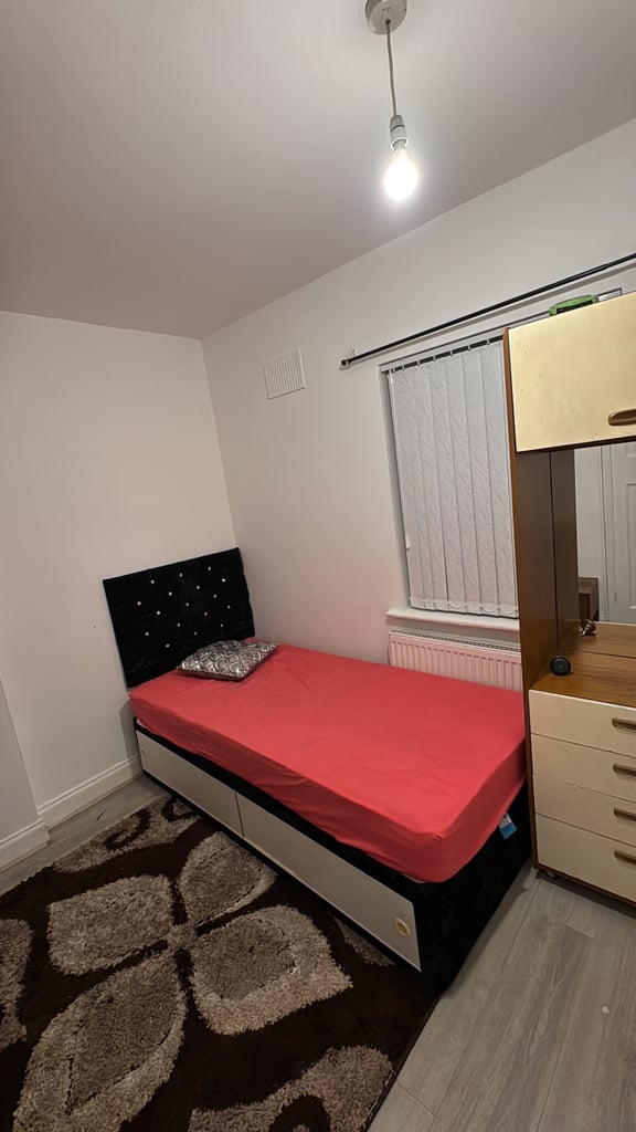 Box room or single in LU1 Luton near dallow road 