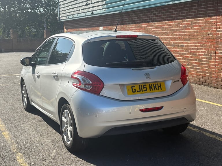 2015 Peugeot 208 1.2 VTi PureTech Style Hatchback 5dr Petrol Manual Euro 6 (82 ps) HATCHBACK Petr...