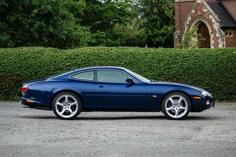 2002 Jaguar XKR COUPÉ 4.0 2dr Auto COUPE PETROL Automatic