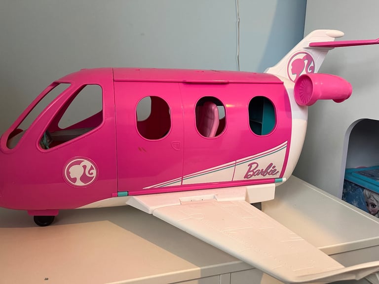 Barbie aeroplane 