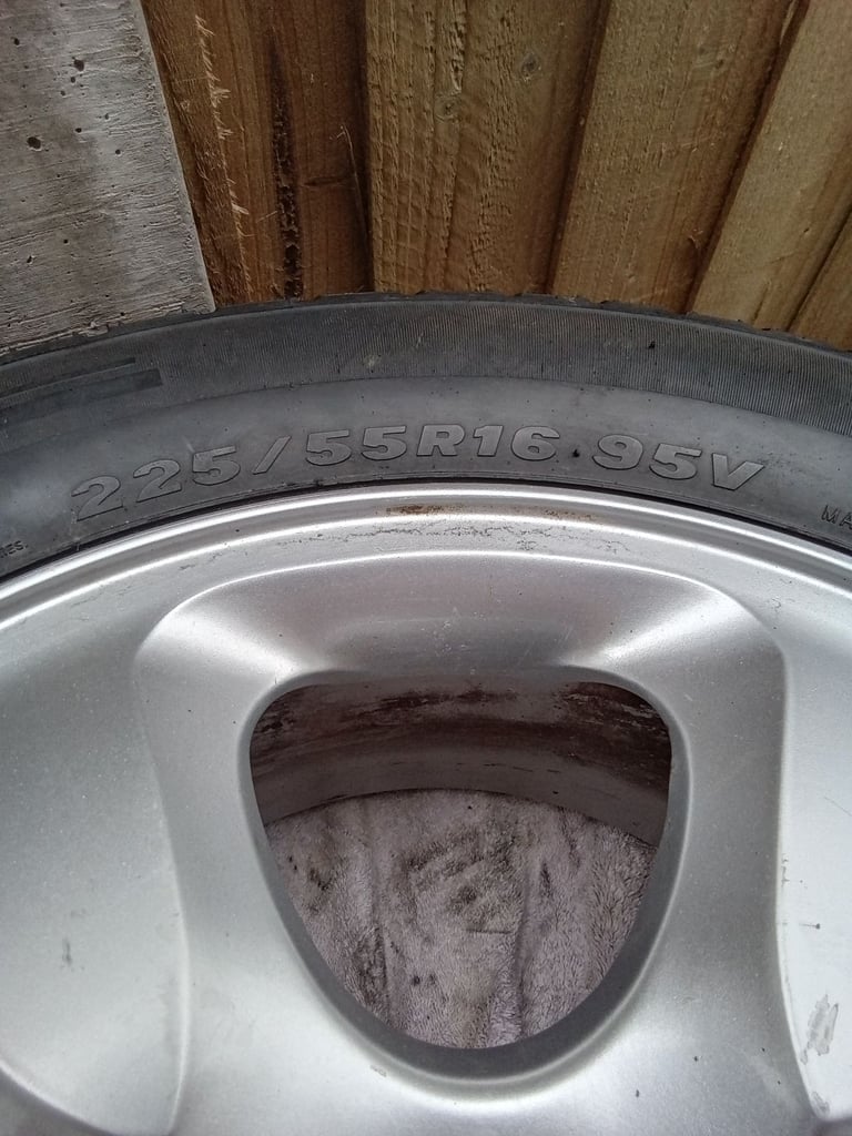 Tyre. 225/55R16 95v
