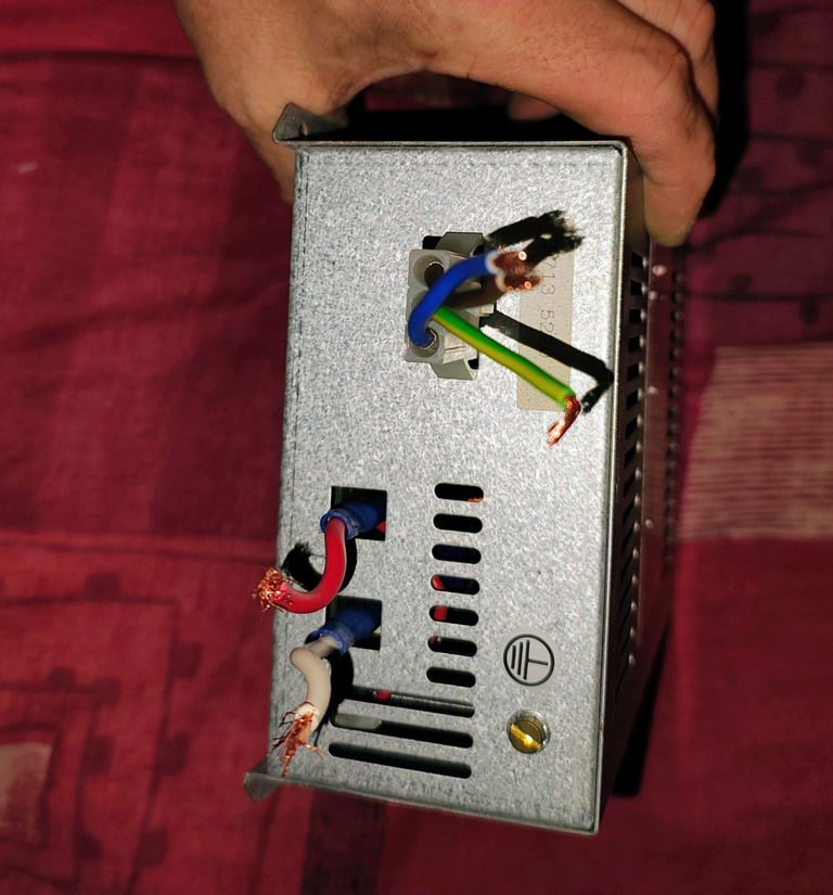 Caravan trickle feed battery charger 