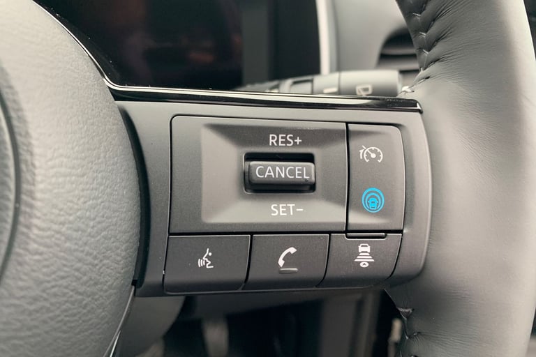 2025 Nissan Qashqai 1.5 E-Power N-Connecta [Glass Roof] 5dr Auto Hatchback Hybrid Automatic