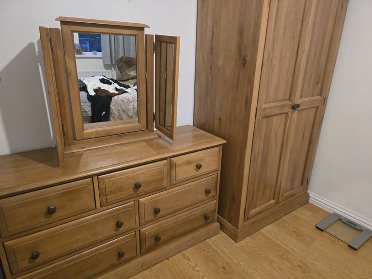 Wardrobe and Drawers set