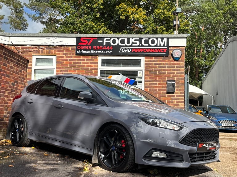 2016 Ford Focus 2.0T EcoBoost ST-3  2 OWNERS FROM NEW  FULL FORD SERVICE
