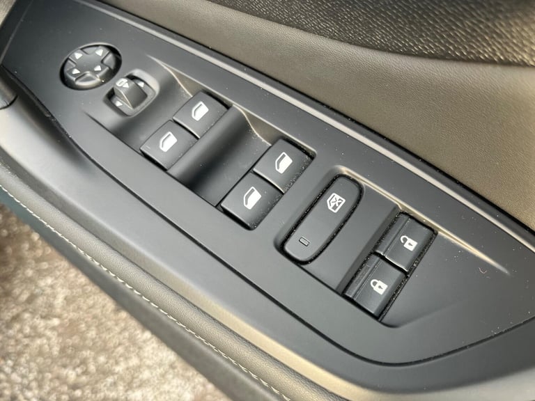 2024 Peugeot 308 SW 1.2 PureTech Allure Estate 5dr Petrol EAT Euro 6 (s/s) (130 ps) ESTATE Petrol...