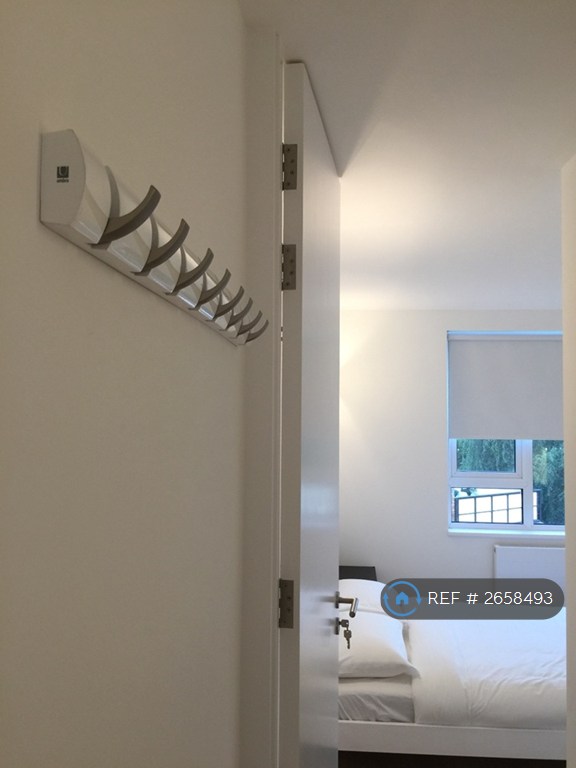 3 bedroom flat in Manning House, London, W11 (3 bed) (#2658493)