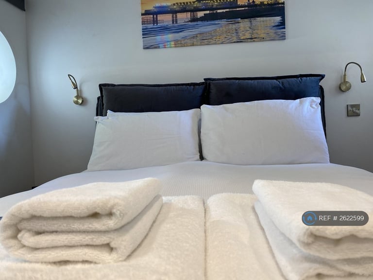 Studio flat in Surrenden Crescent, Brighton, BN1 (#2622599)