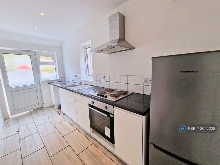 3 bedroom house in Aylesbury Crescent, Birmingham, B44 (3 bed) (#2645025)