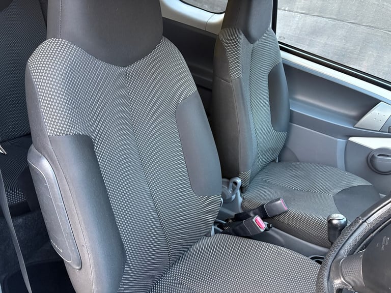 2011 Toyota AYGO 1.0 VVT-i Hatchback Petrol Manual