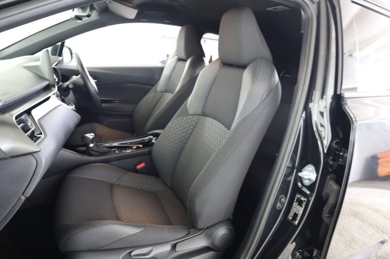 2022 Toyota C-HR 1.8 VVT-h Design CVT Euro 6 (s/s) 5dr HATCHBACK PETROL/ELECTRIC Automatic