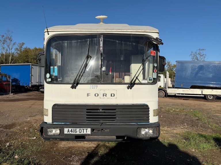 Ford 1984 MOBILE LIBRARY WARDROBE 12.5 ton box truck film unit events
