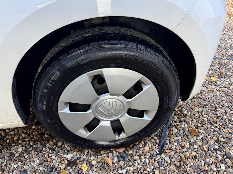 VOLKSWAGEN UP 1.0 Take up! 2012