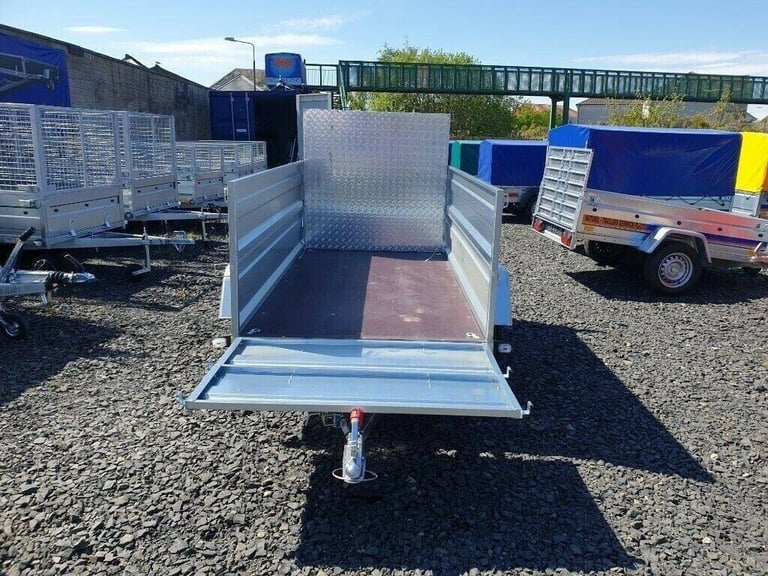 BRAND NEW 8,7FT X 4,2FT TWIN AXLE DOUBLE BROADSIDE TRAILER WITH RAMP 750KG UN BRAKED