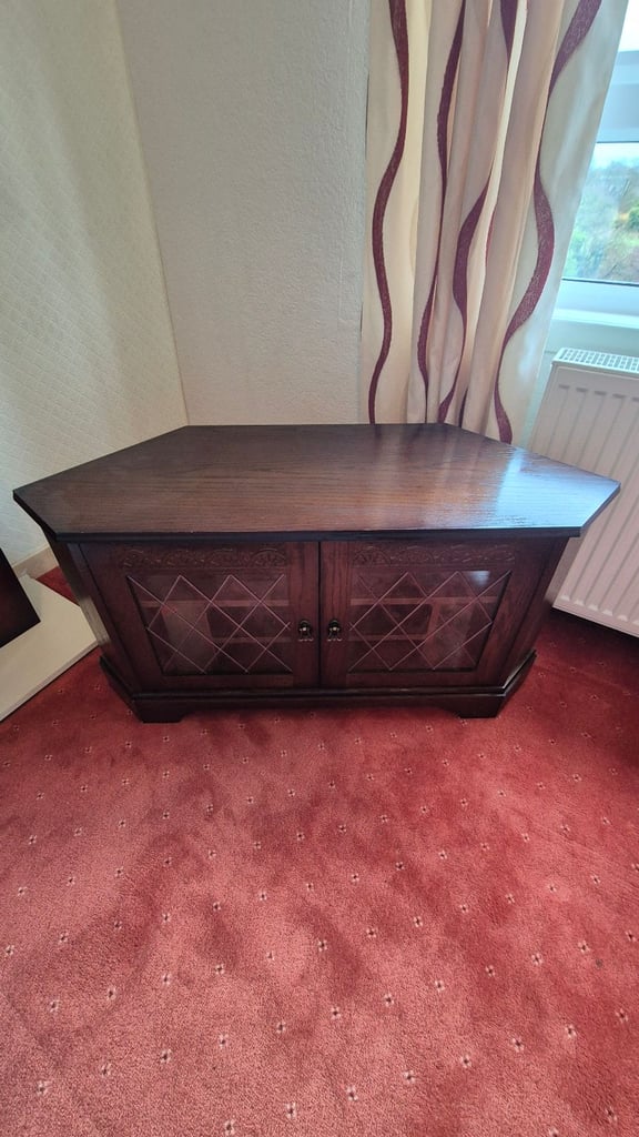 TV TABLE