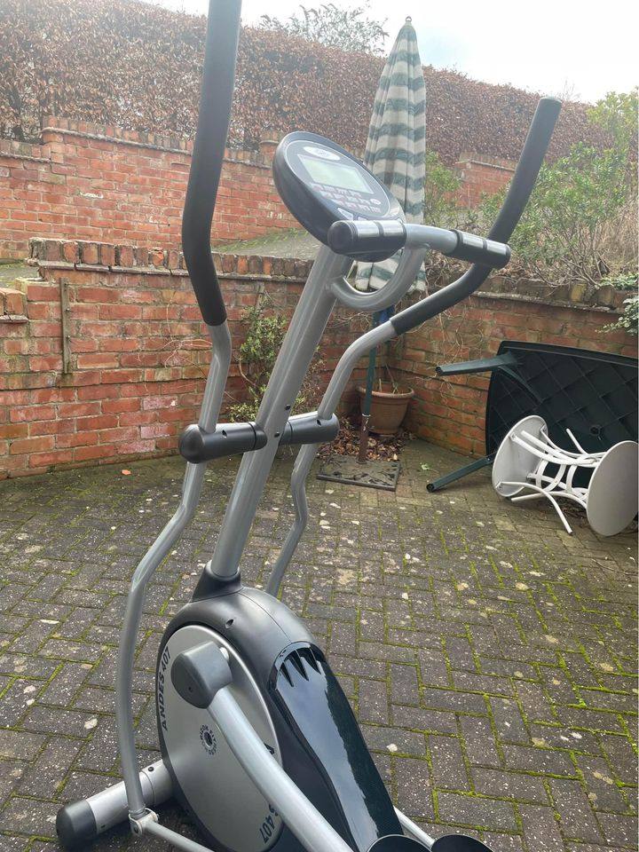 Horizon Andes 407 Folding Elliptical Trainer