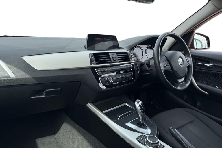 2018 BMW 1 Series 118i [1.5] SE 5dr [Nav] Step Auto Hatchback PETROL Automatic