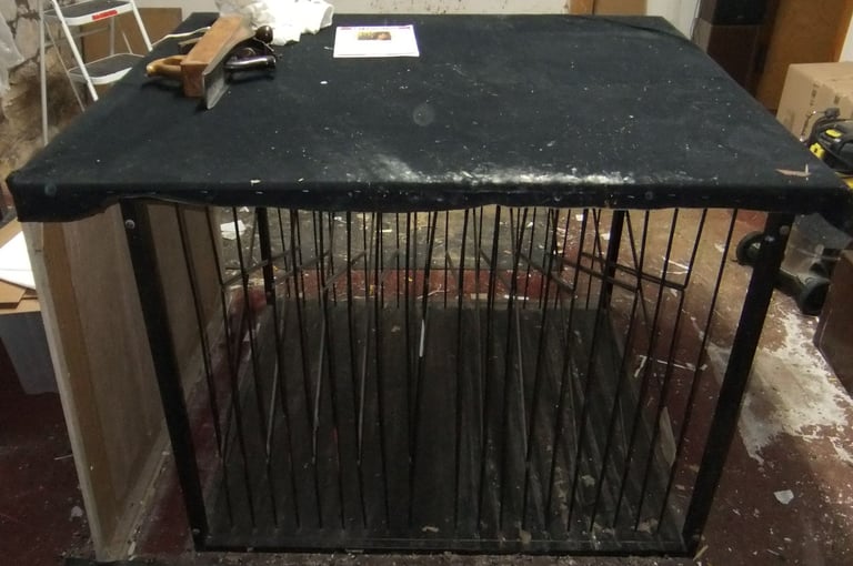 Lge JOBLOT OF RANDOM WOODEN PICTURE FRAMING MOULDINGS & WORK BENCH - MUST GO SOON - £1-2k VALUE 