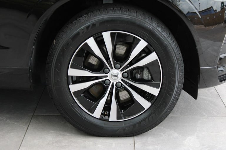 2021 Volvo XC60 2.0 B5 MHEV Momentum SUV 5dr Petrol Hybrid Auto AWD Euro 6 (s/s) (250 ps) ESTATE ...