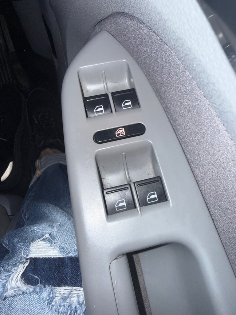 Volkswagen, TOURAN, MPV, 2008, Semi-Auto, 1968 (cc),5 doors - Image 7