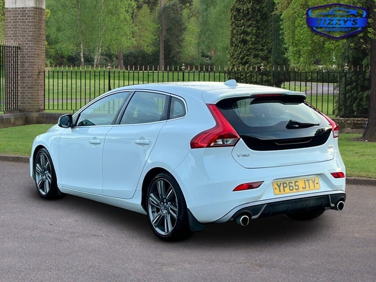 VOLVO V40 2.0 R-Design D4 2015