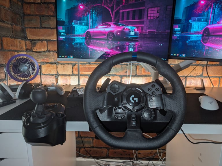 image for LOGITECH G923 RACING WHEEL - PC/PS5/PS4 COMPATIBLE GEAR SHIFTER INCLUDED