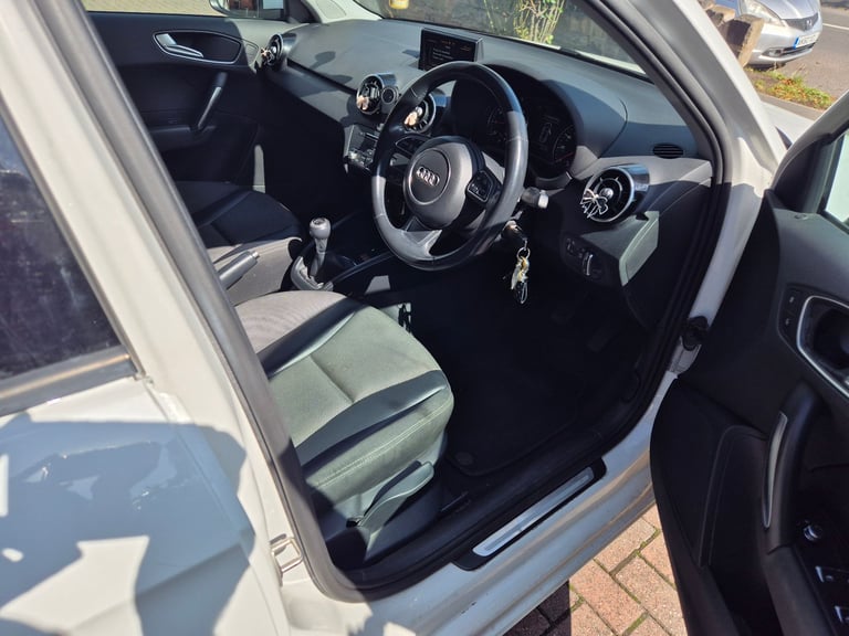 Audi, A1, Hatchback, 2017, Manual, 999 (cc), 5 doors