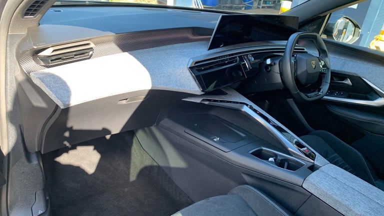 2025 Peugeot 3008 73kWh GT SUV 5dr Electric Auto (210 ps) SUV Electric Automatic